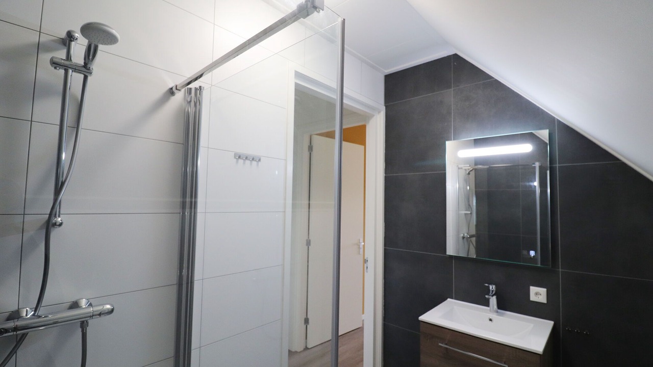 Photo of Bathroom in Leons