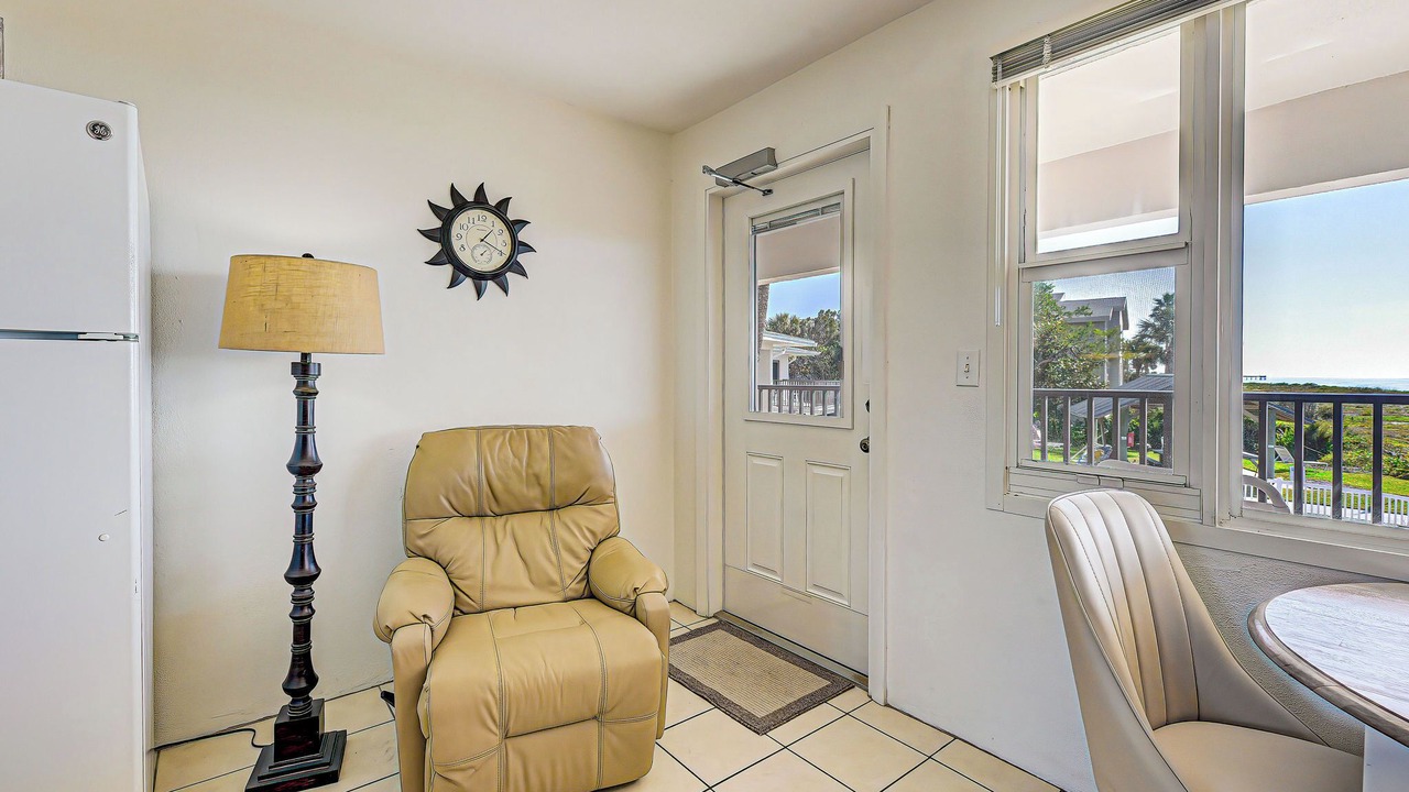 Photo of Livingroom in Golden Beach