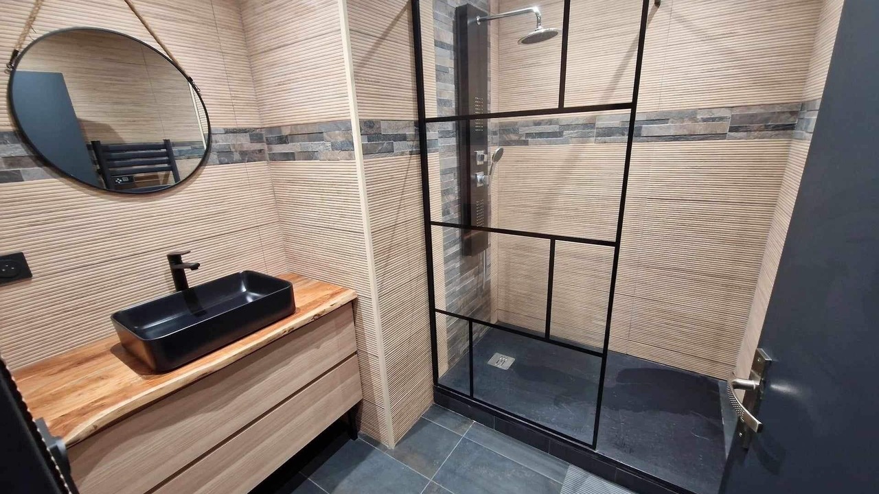 Photo of Bathroom in Benouville
