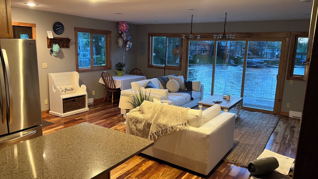 Photo of Livingroom in Okauchee Lake