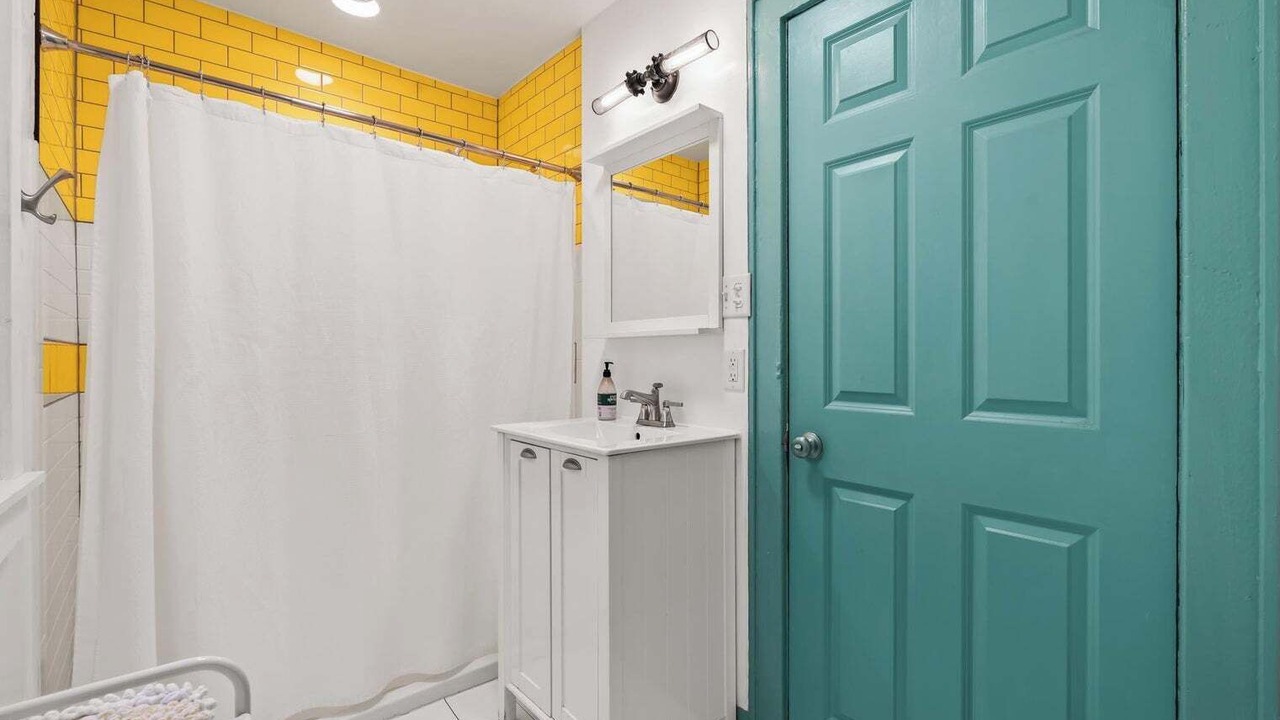 Photo of Bathroom in Fifth Ward