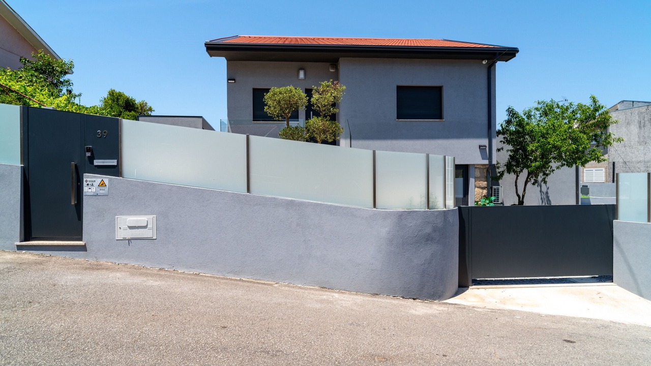 Photo of Outdoor in Lever