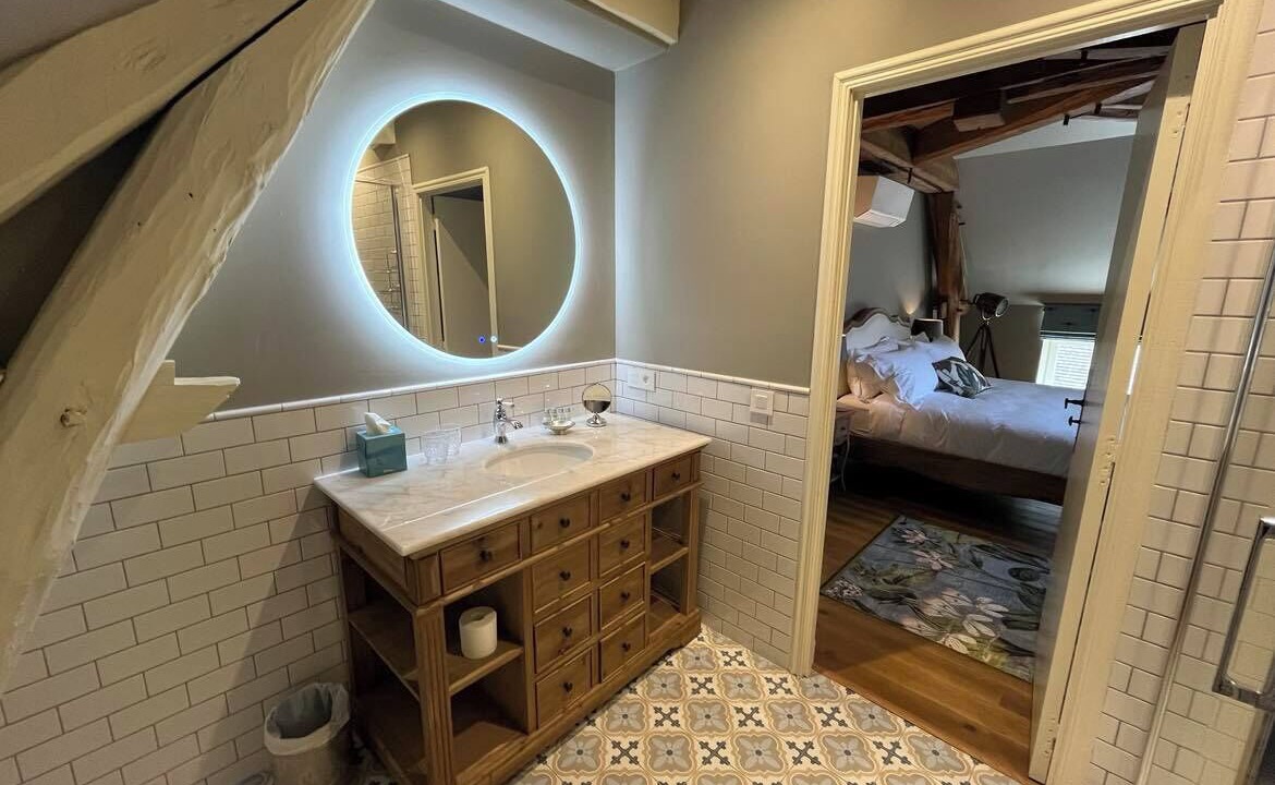 Photo of Bathroom in Meursault