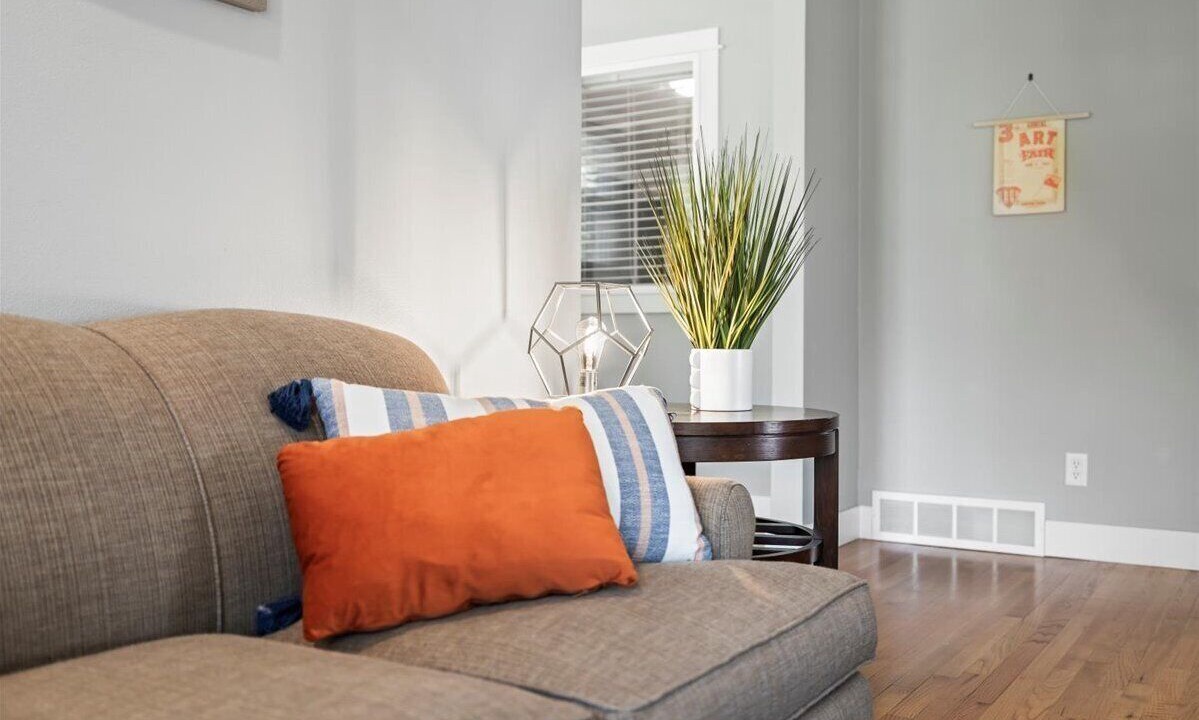 Photo of Livingroom in Monona