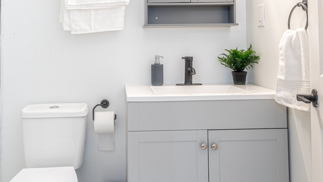 Photo of Bathroom in Glabar Park