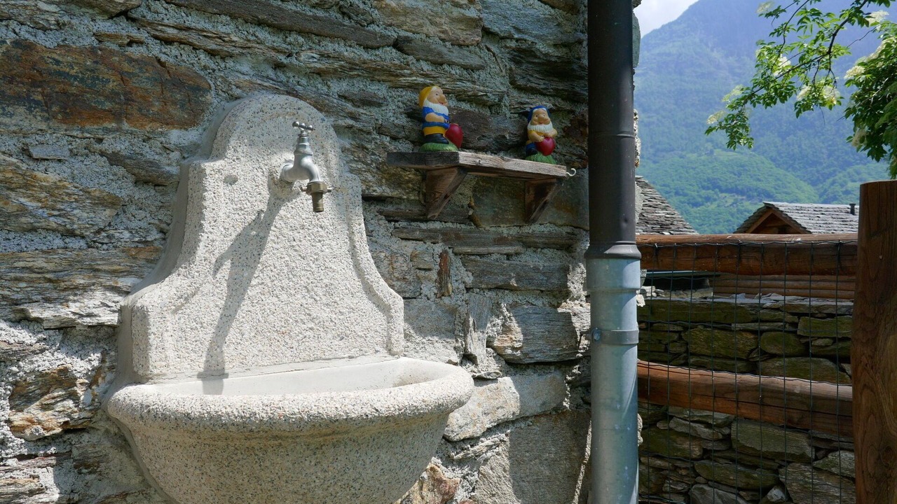 Photo of Others in Semione