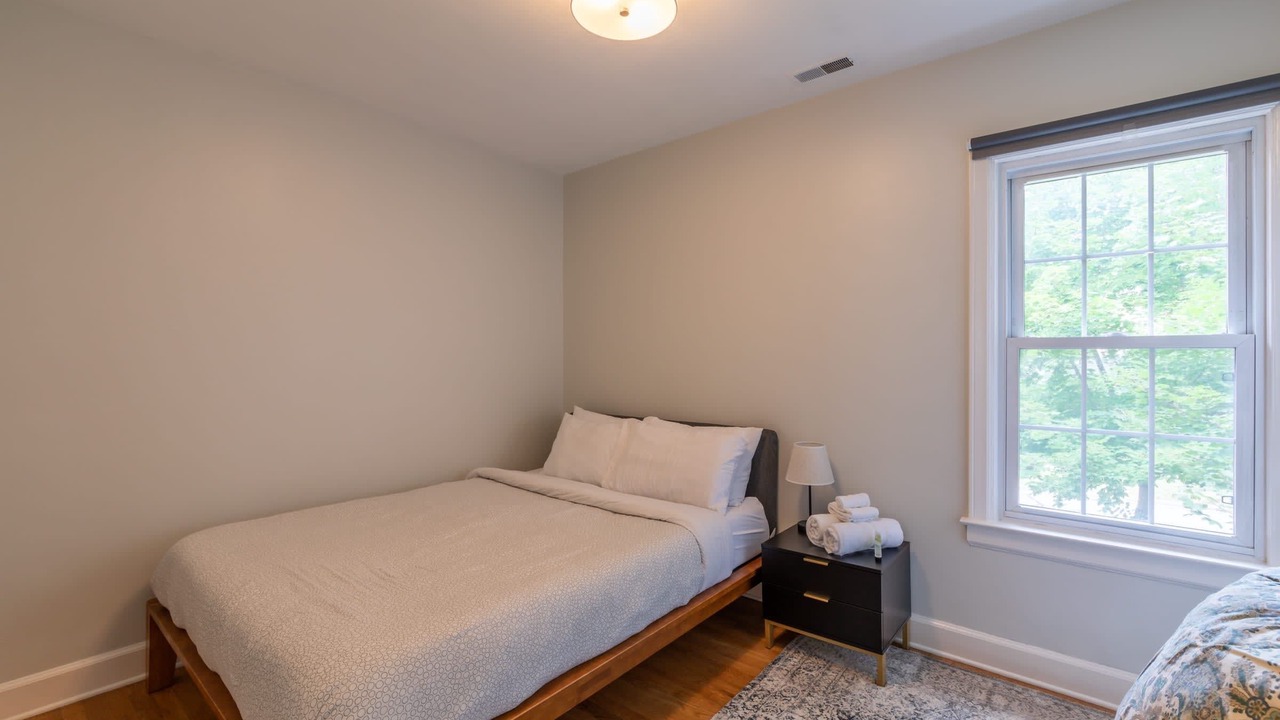 Photo of Bedroom in Lower Burns Park