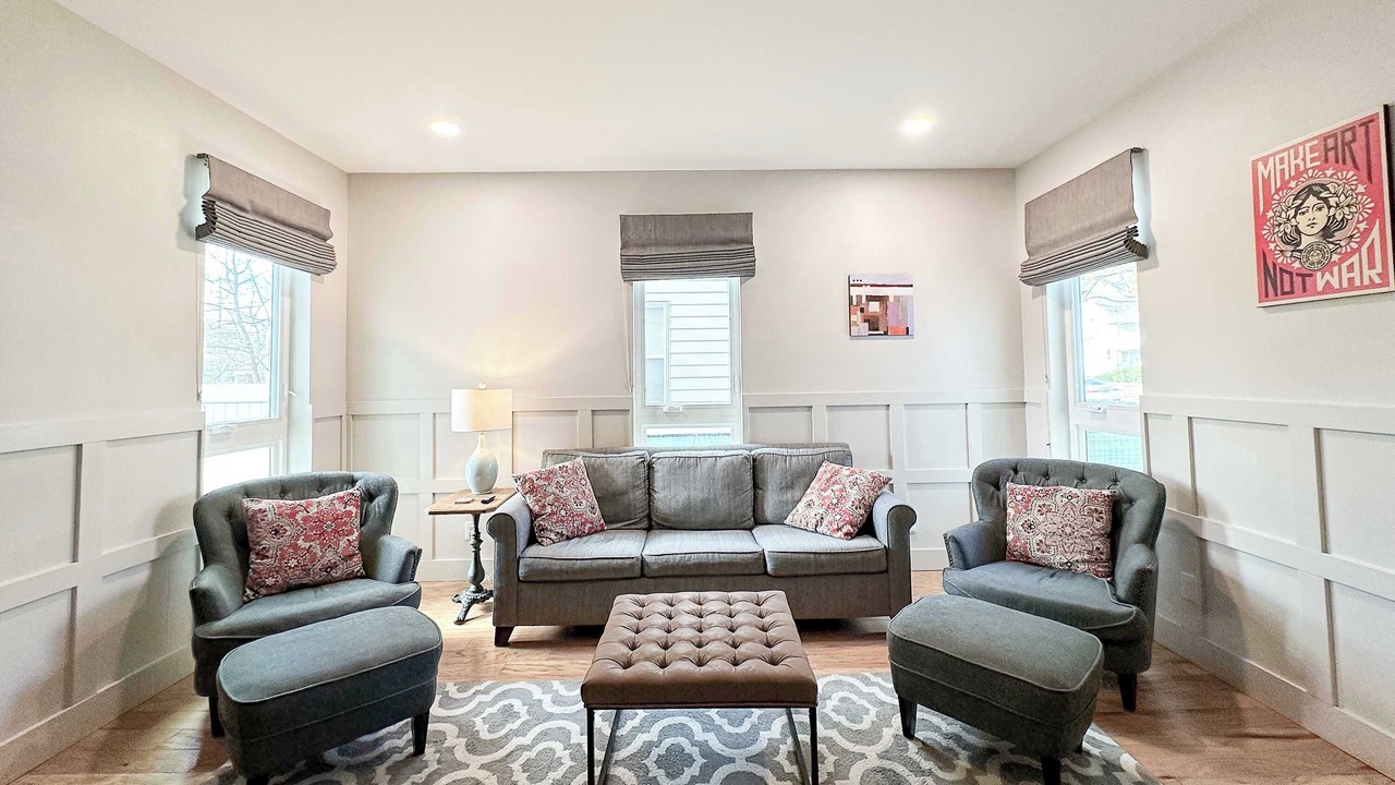 Photo of Livingroom in Burns Park