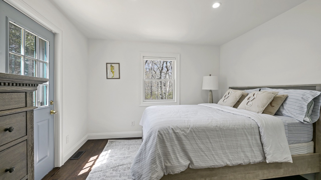 Photo of Bedroom in Noyack