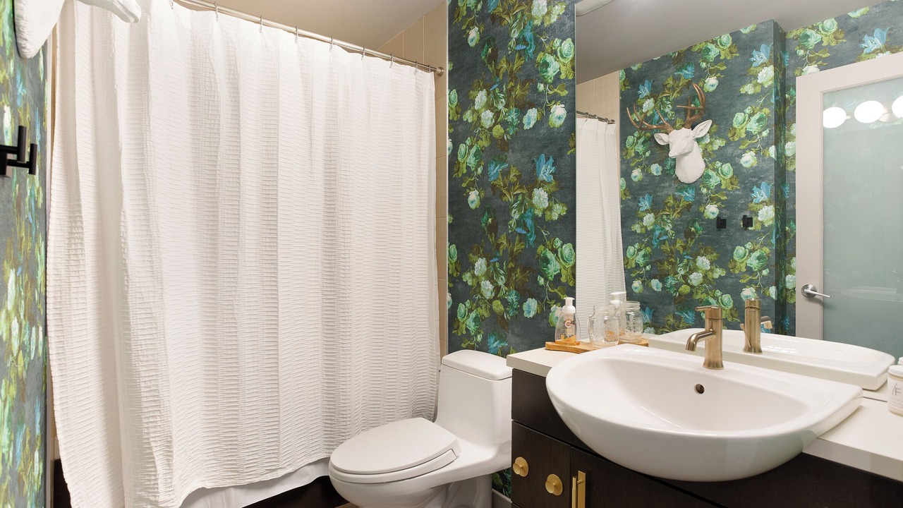 Photo of Bathroom in Crescent Heights