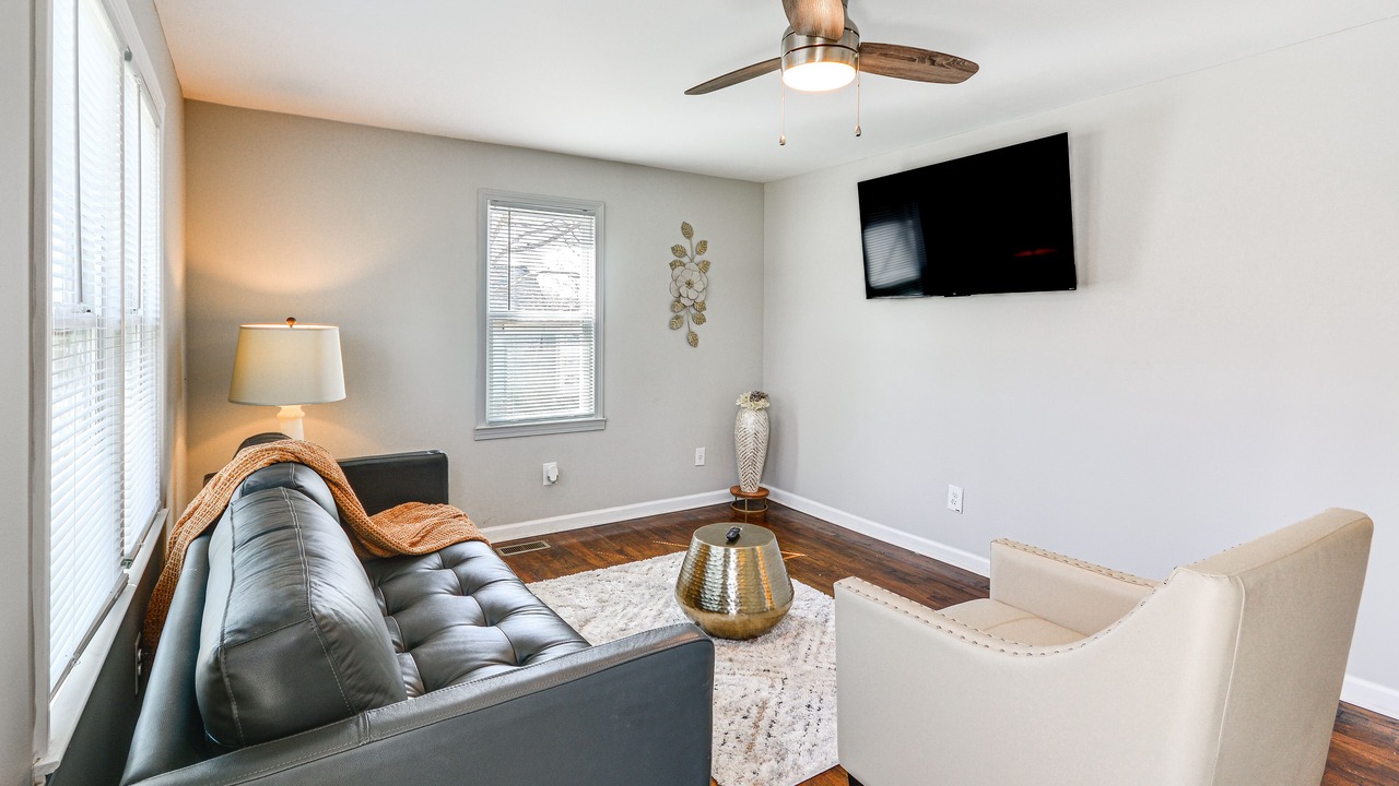 Photo of Bedroom in Jamestown