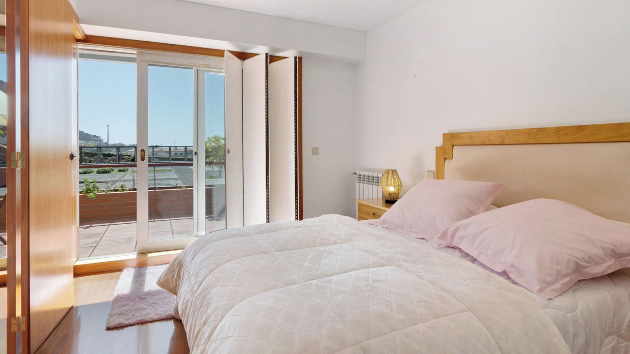 Photo of Bedroom in Caminha