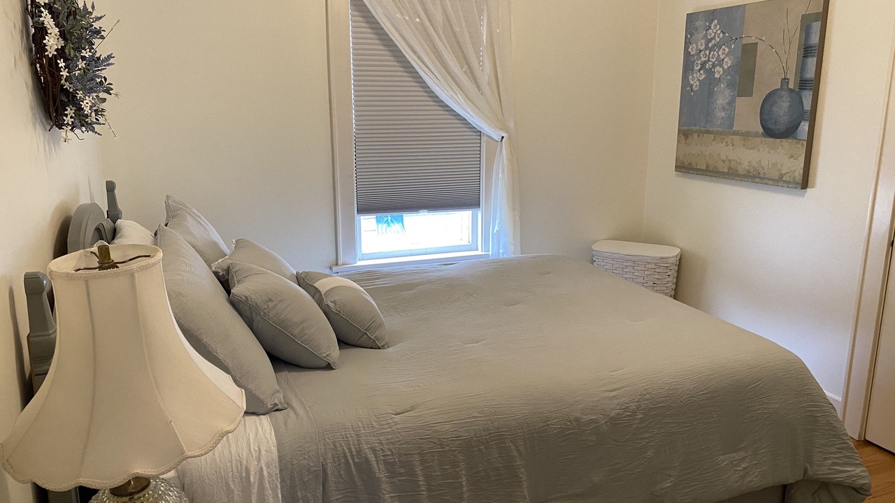 Photo of Bedroom in Manitowoc