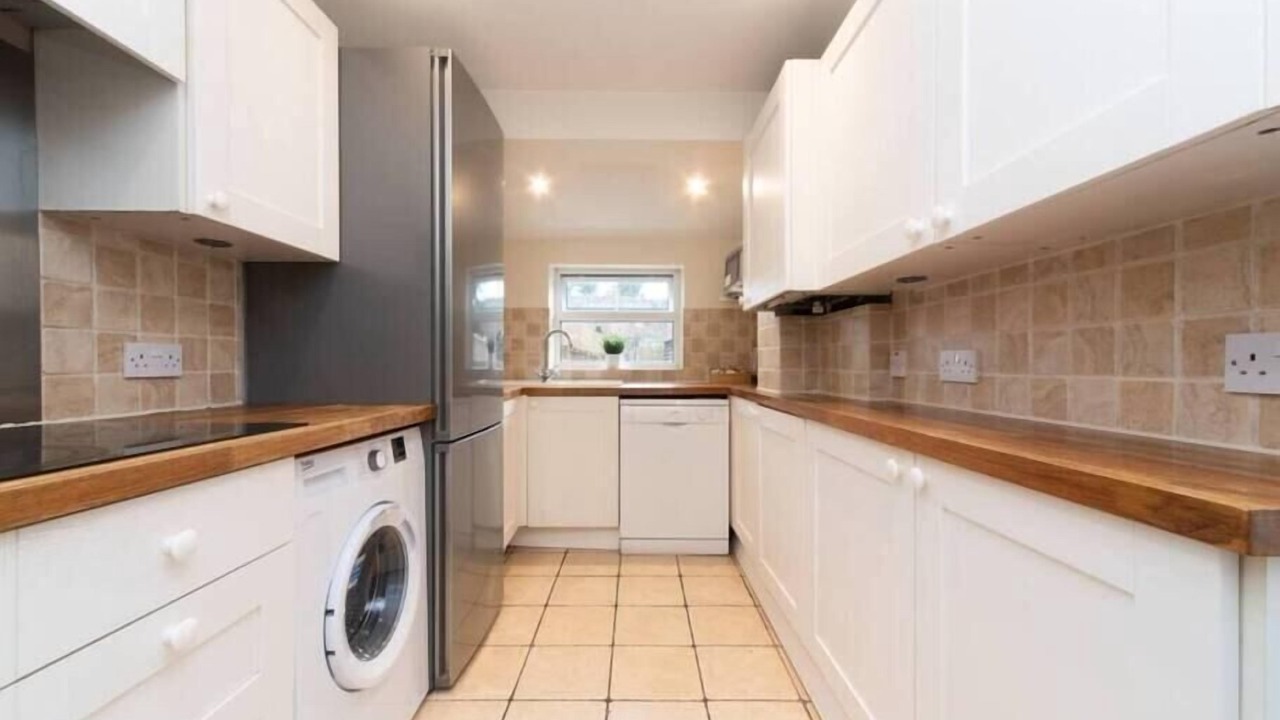 Photo of Kitchen in Surbiton