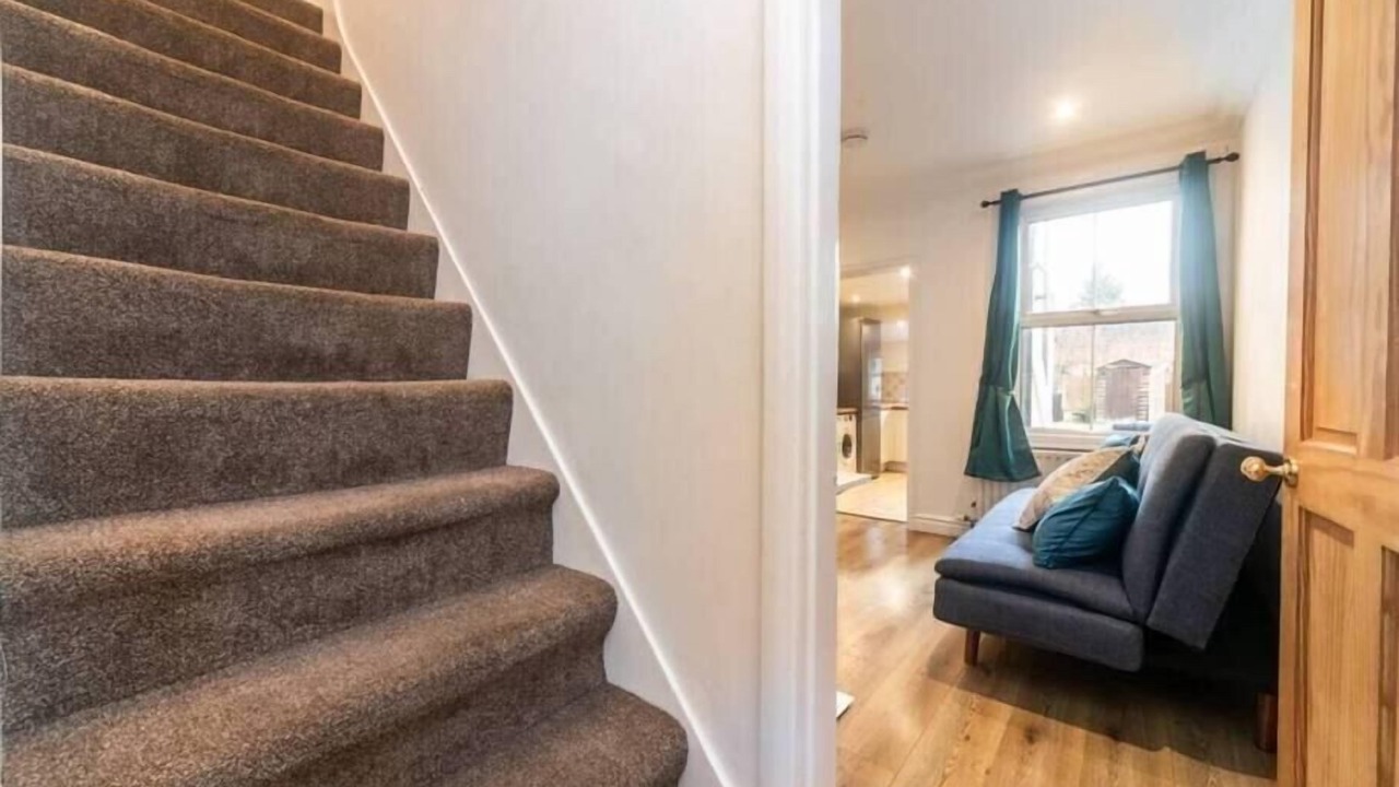 Photo of Livingroom in Surbiton