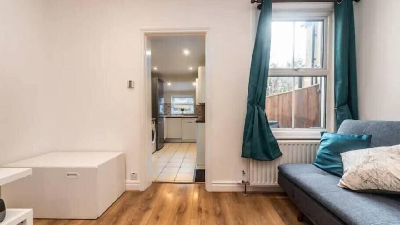 Photo of Livingroom in Surbiton