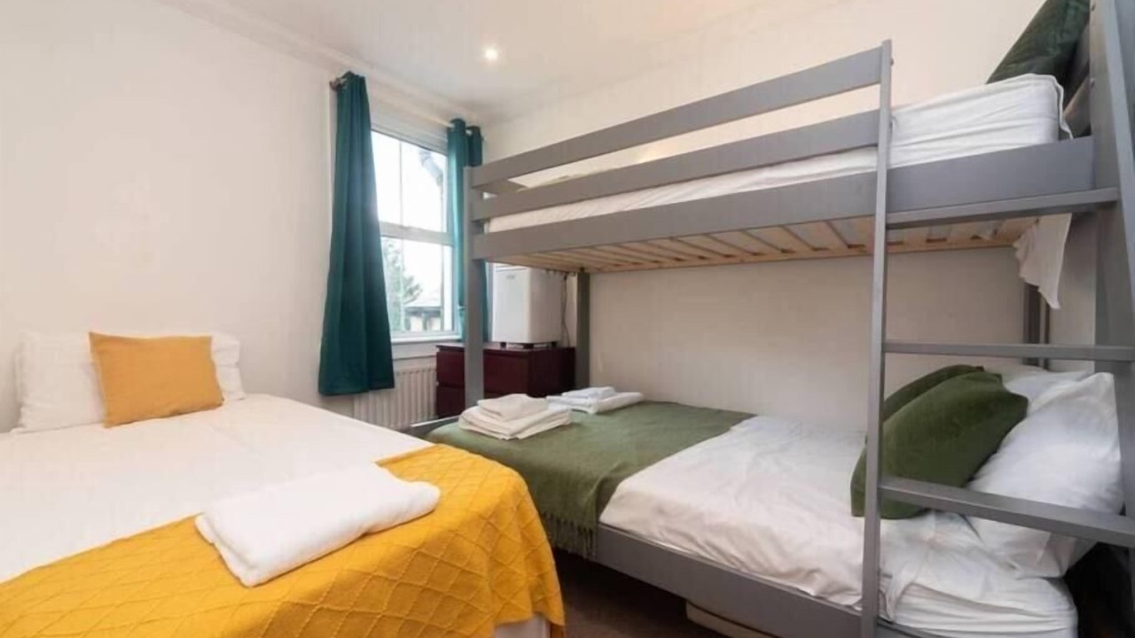 Photo of Bedroom in Surbiton