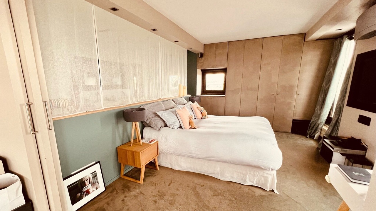 Photo of Bedroom in Suresnes