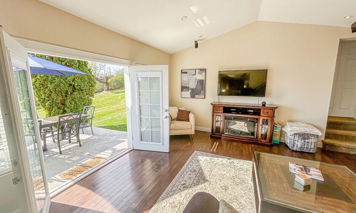 Photo of Livingroom in Okanagan-Similkameen