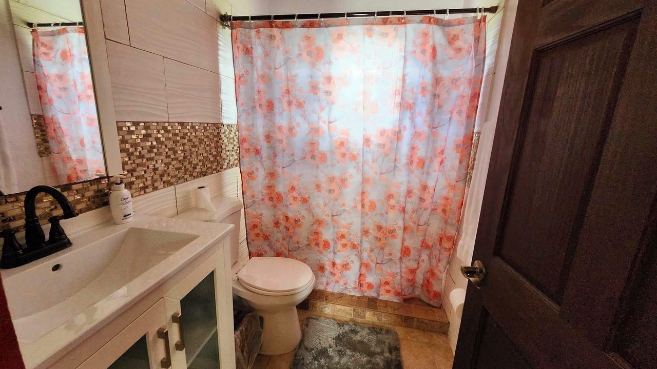 Photo of Bathroom in Estate Sion Farm
