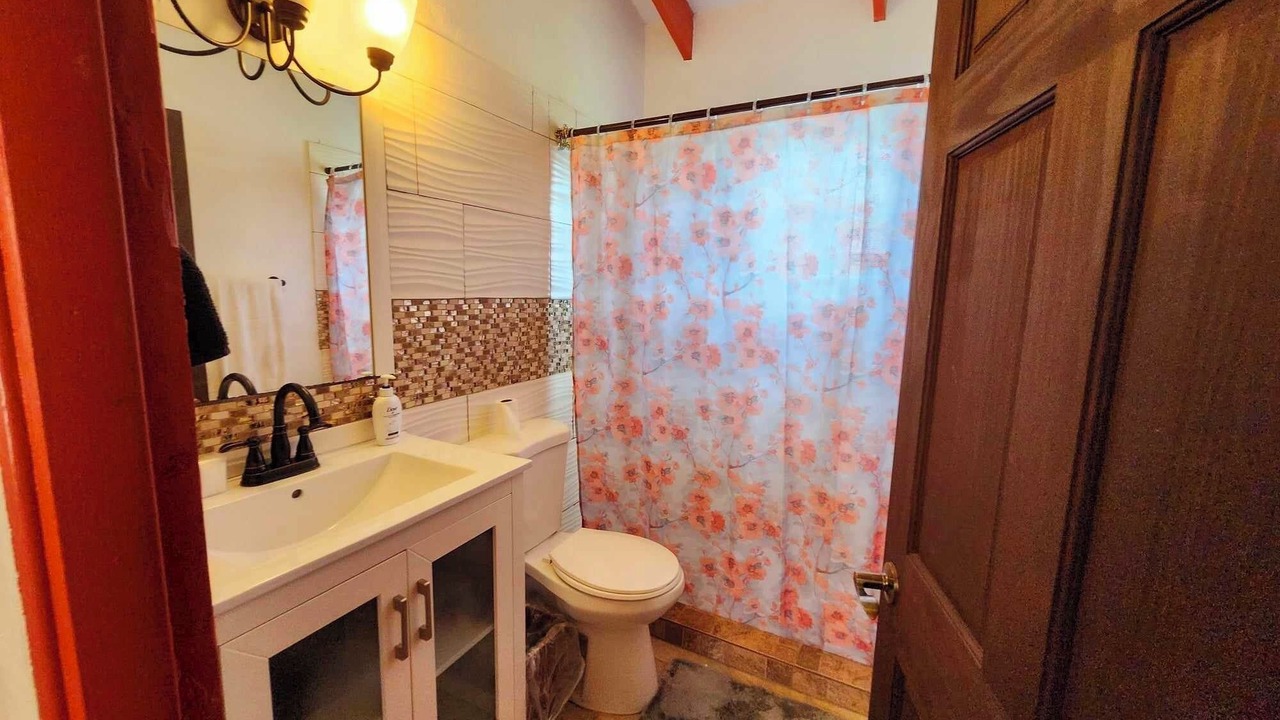 Photo of Bathroom in Estate Sion Farm