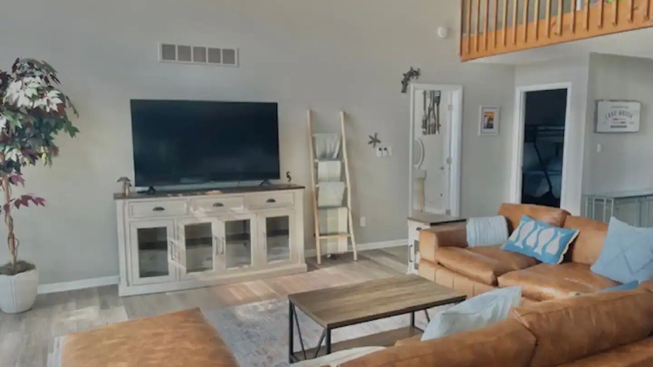 Photo of Livingroom in White Lake
