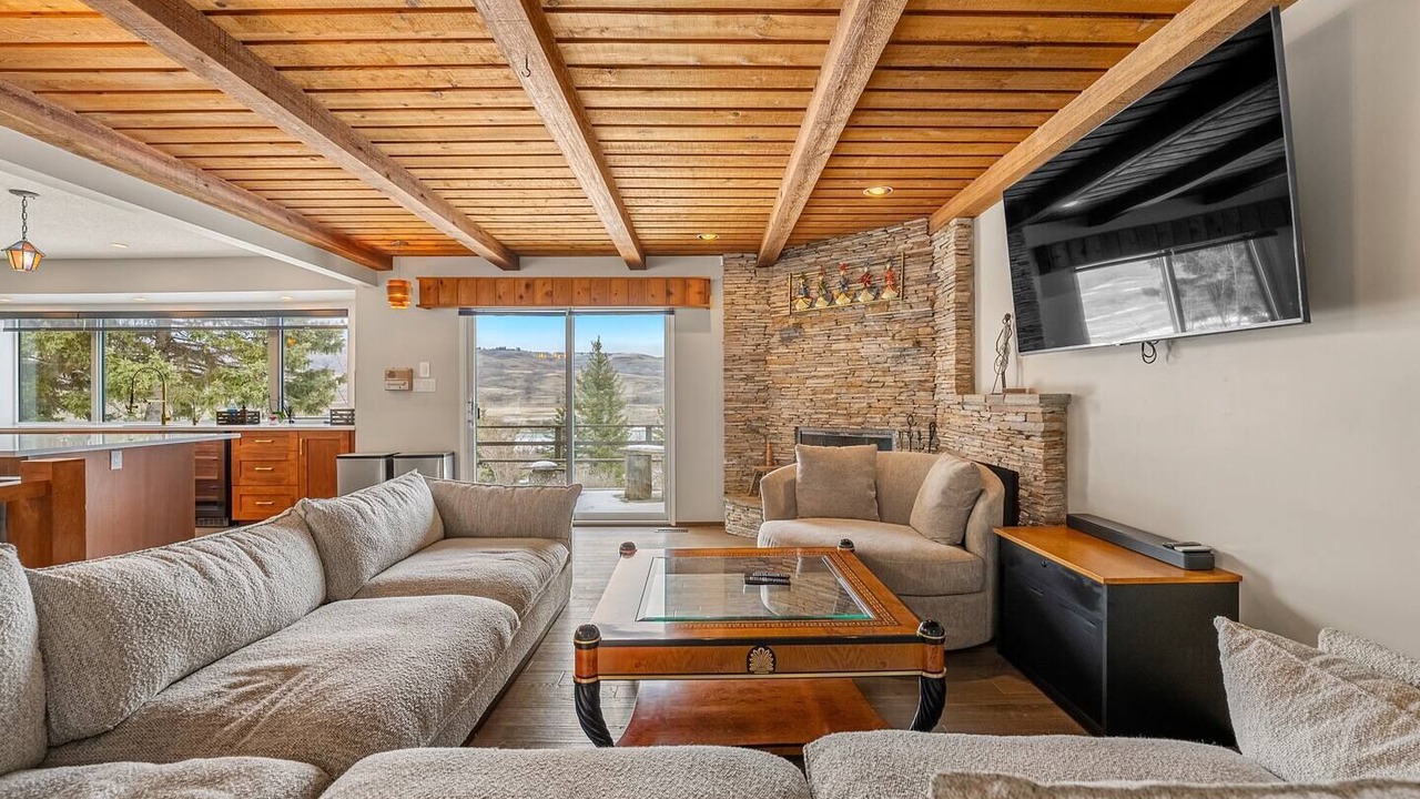 Photo of Livingroom in Springbank