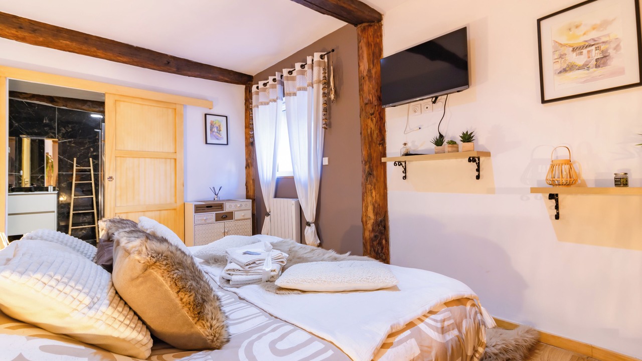Photo of Bedroom in La Tourette-Cabardes