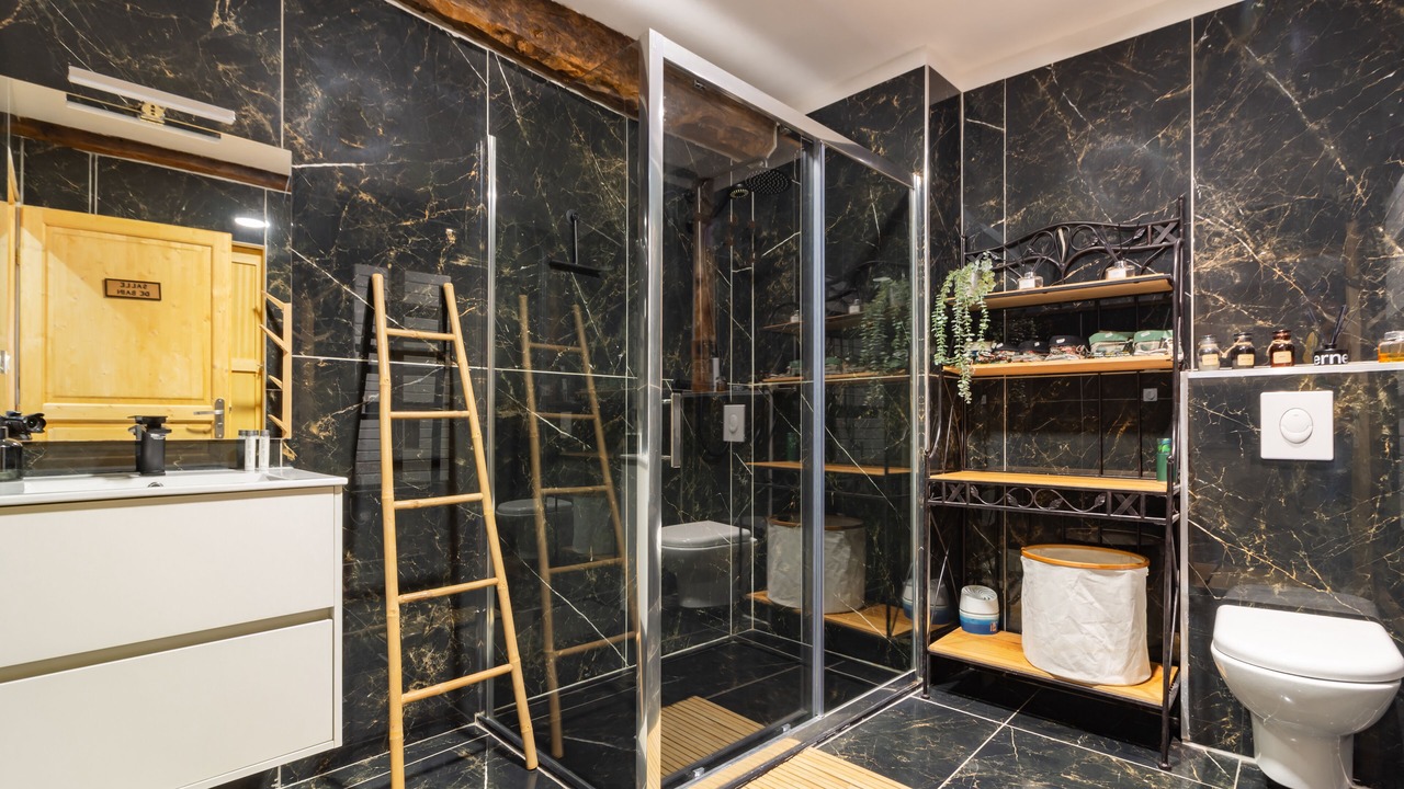 Photo of Bathroom in La Tourette-Cabardes