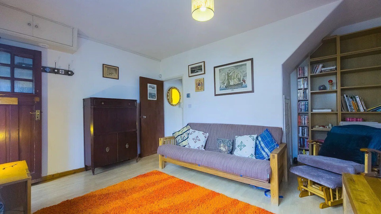 Photo of Livingroom in Island Gardens