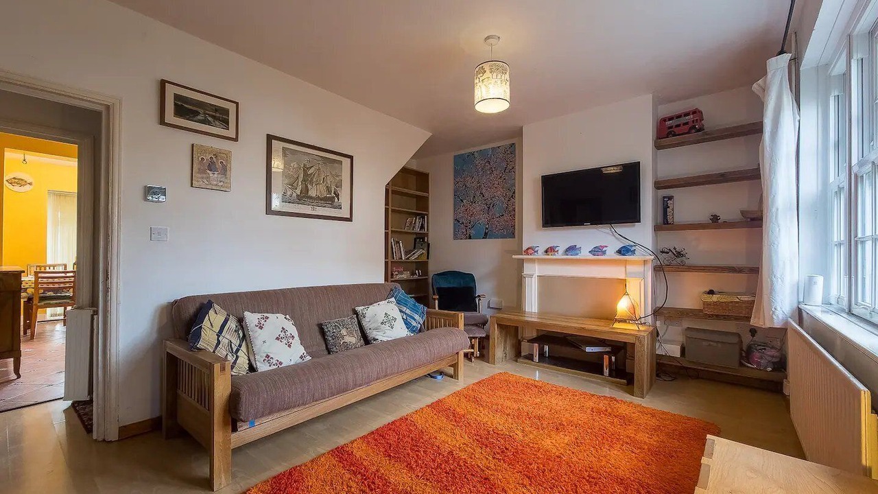 Photo of Livingroom in Island Gardens