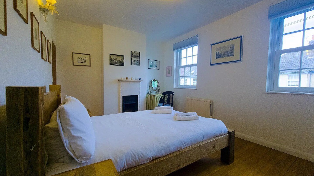 Photo of Bedroom in Island Gardens