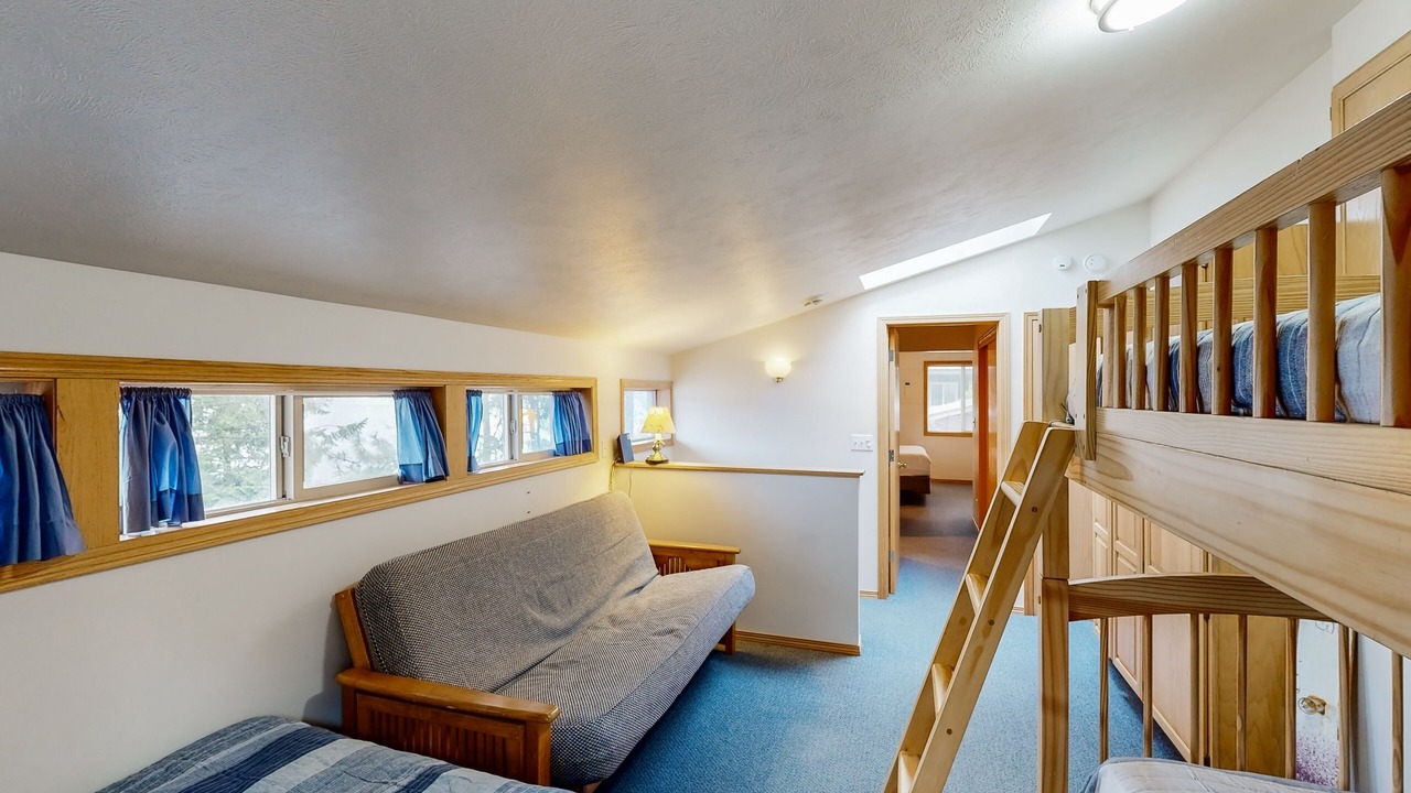 Photo of Bedroom in Loon Lake