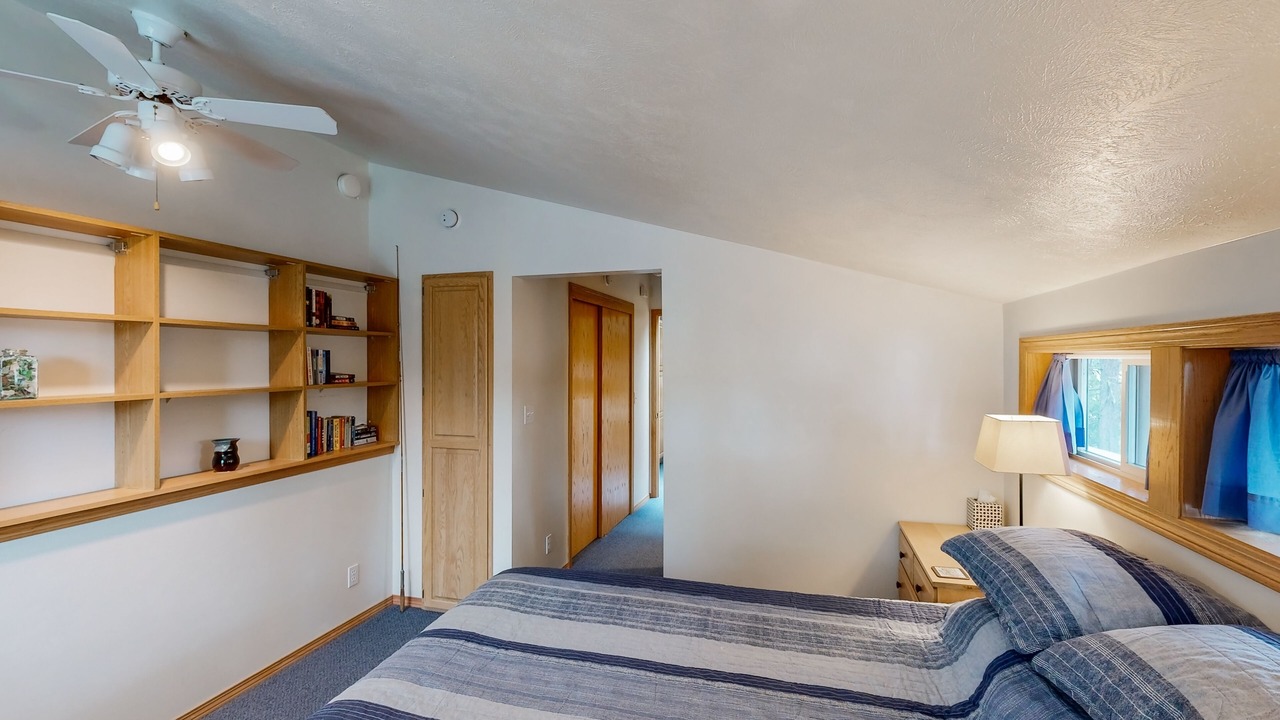 Photo of Bedroom in Loon Lake
