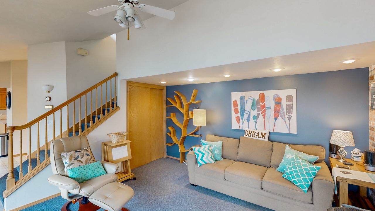 Photo of Livingroom in Loon Lake