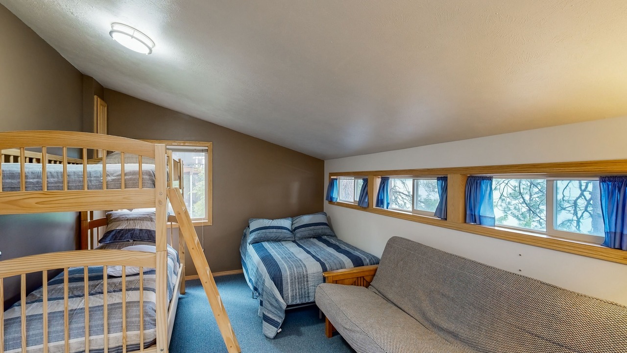 Photo of Bedroom in Loon Lake