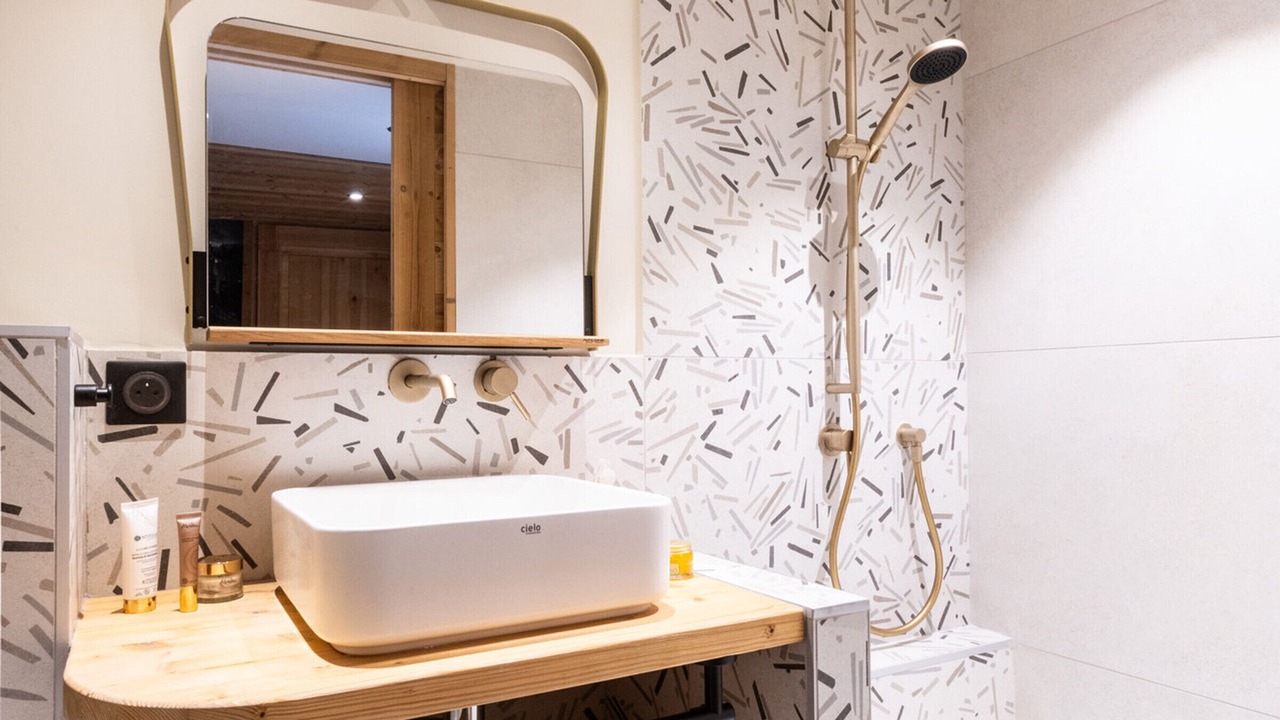 Photo of Bathroom in Praranger