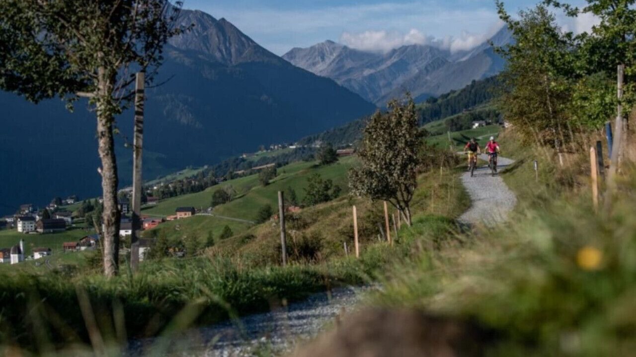 Photo of Outdoor in Degen