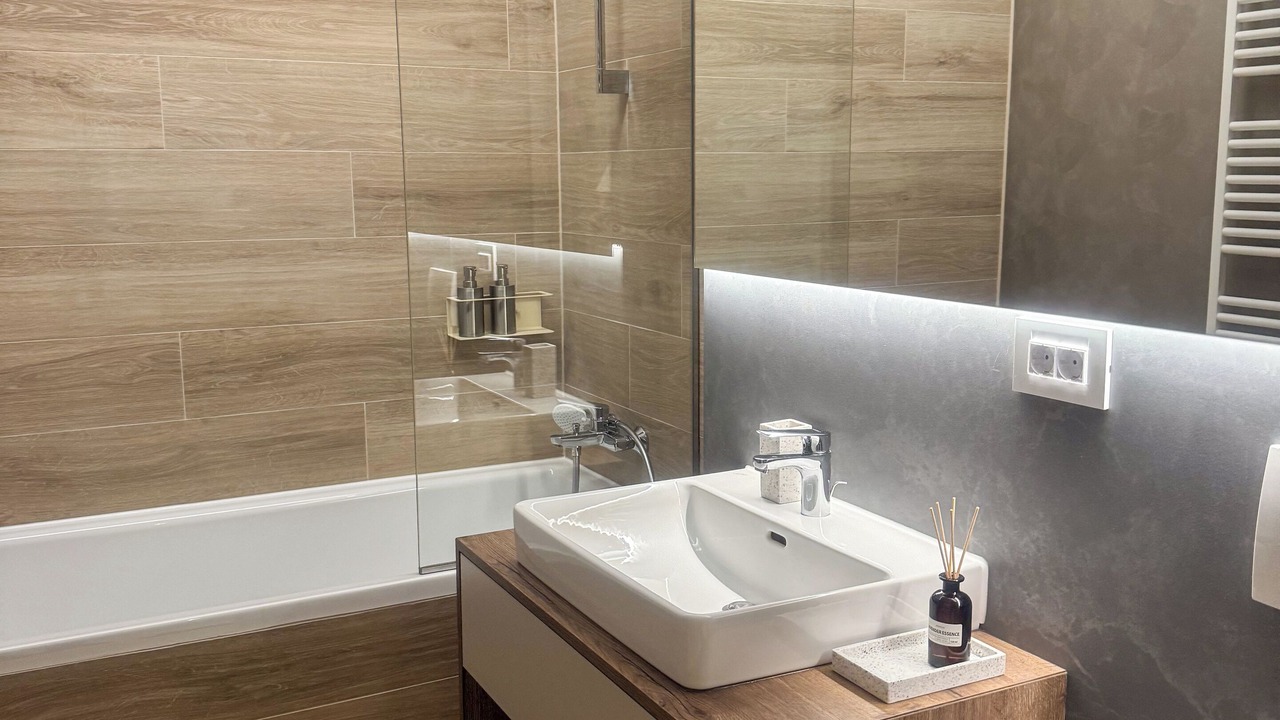 Photo of Bathroom in Tractorul