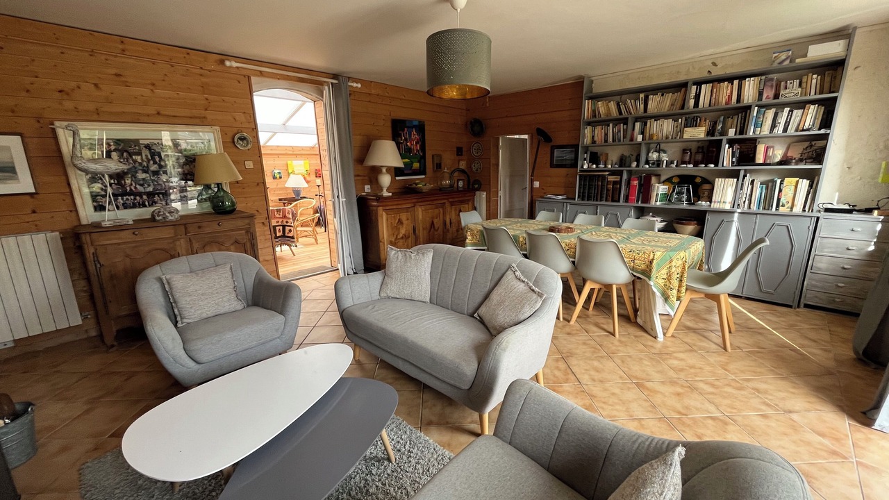 Photo of Livingroom in Normandy Landing Beaches