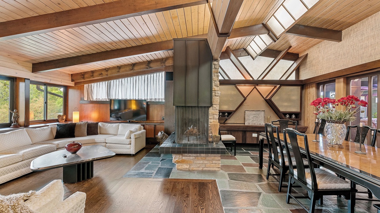 Photo of Livingroom in Brookfield