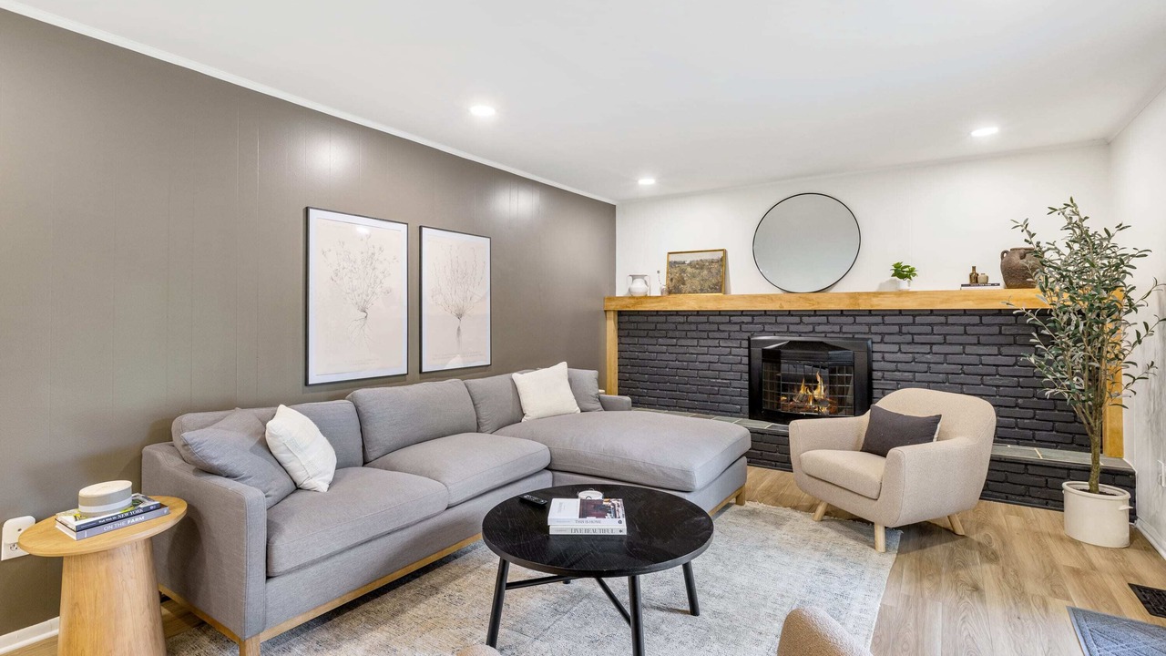 Photo of Livingroom in Clinton Township