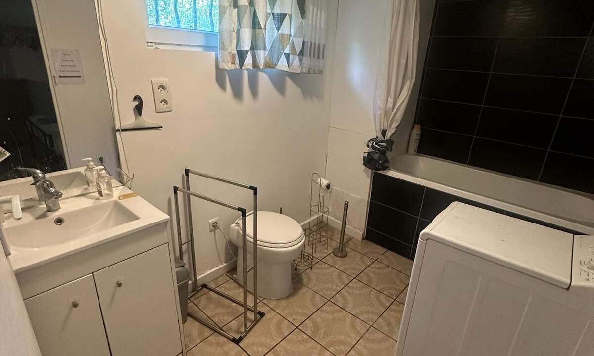 Photo of Bathroom in Le Blanc-Mesnil