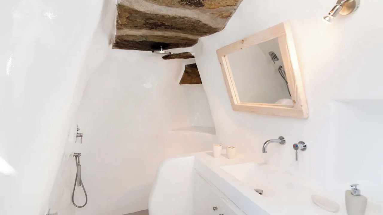 Photo of Bathroom in Agios Ioannis