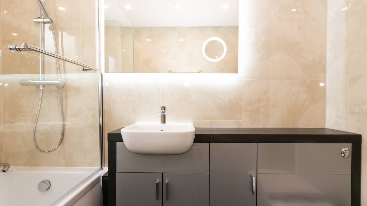 Photo of Bathroom in Feltham West