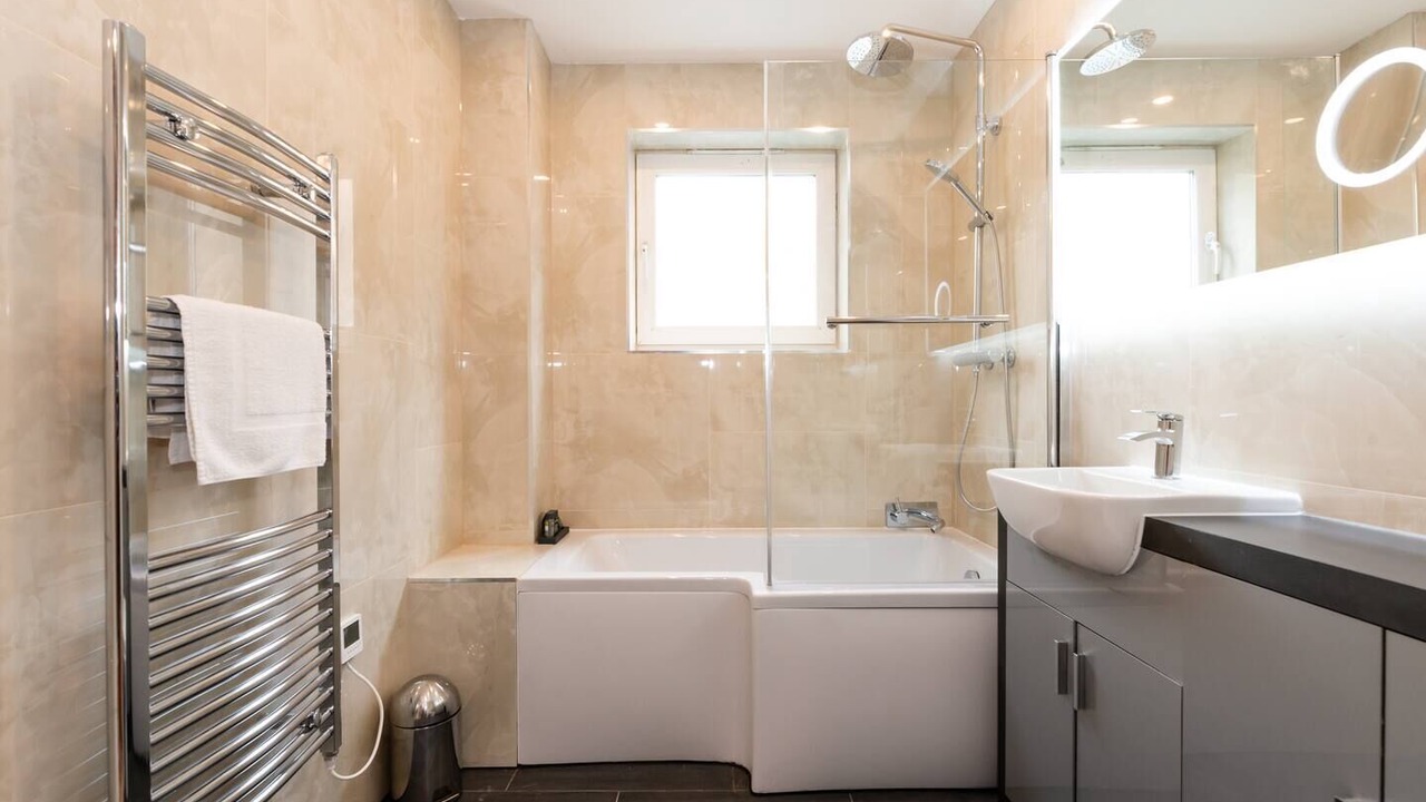 Photo of Bathroom in Feltham West