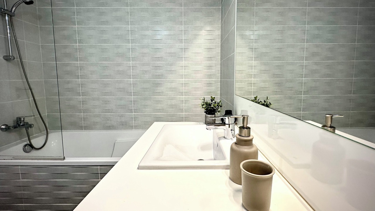Photo of Bathroom in Aiguerelles