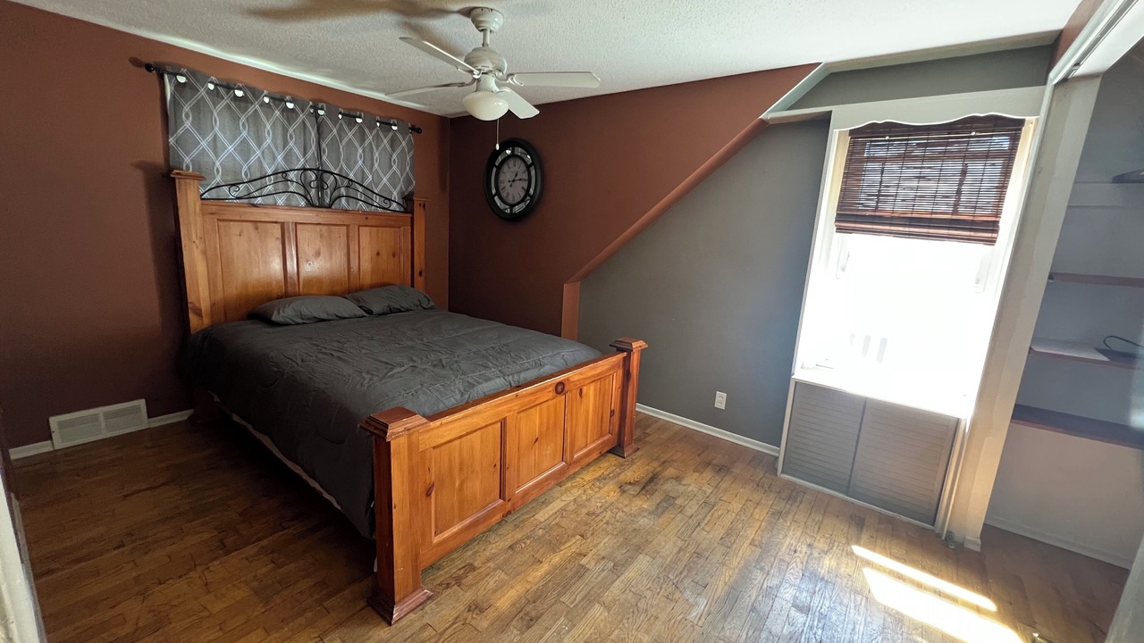 Photo of Bedroom in Flint