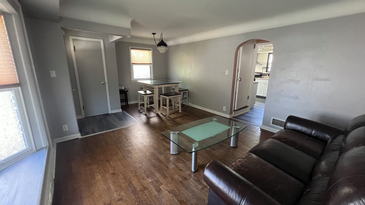 Photo of Livingroom in Flint