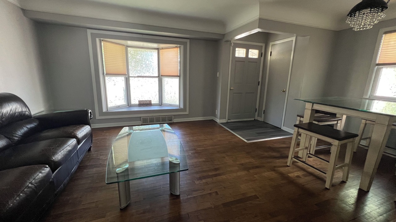 Photo of Livingroom in Flint